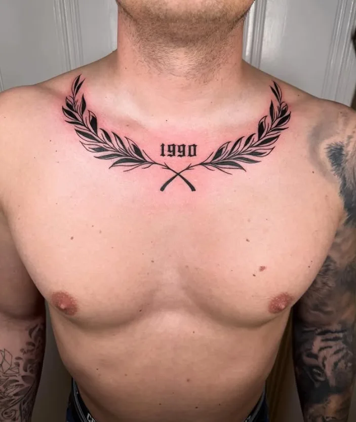 Geometrisches Blackwork-Tattoo am Unterarm